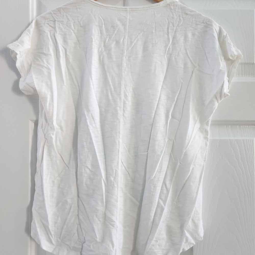 Lilly Pulitzer White V neck shirt with watercolor seahorses, size S, preloved - Picture 5 of 5